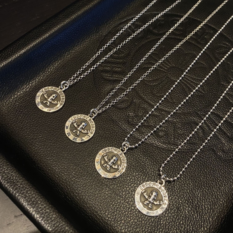 Ch**me He**ts necklaces
